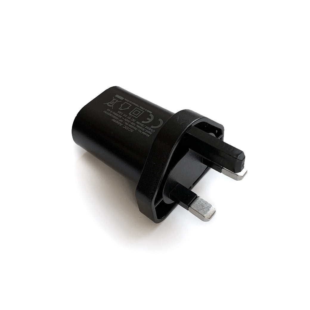 Briiv three pronged electrical plug (suitable for UK markets).