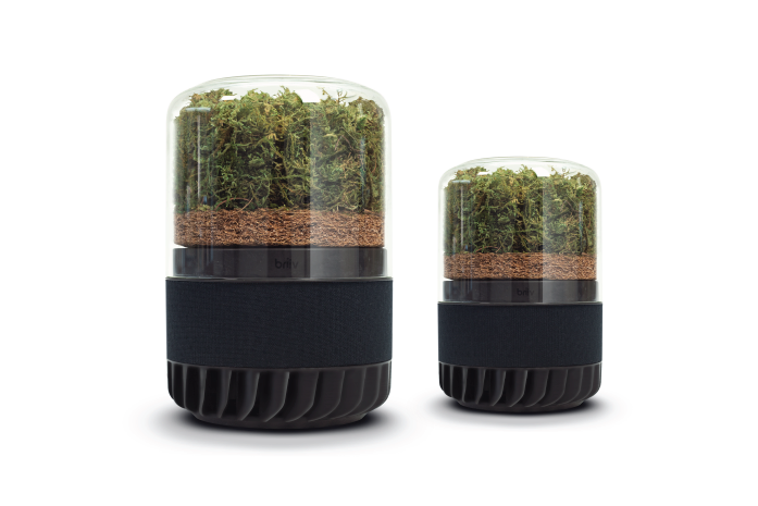One Briiv 2 Pro and one Briiv 2 sustainable air filter next to each other.